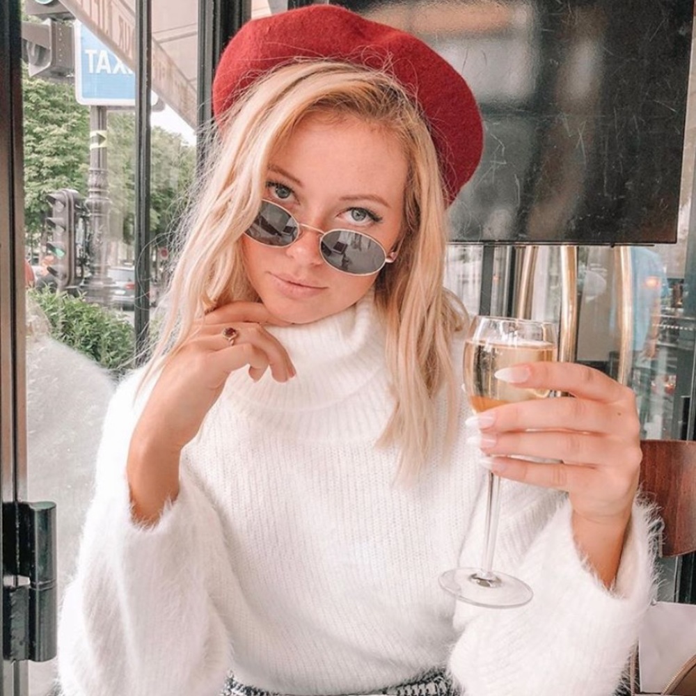 Oval frame sunglasses